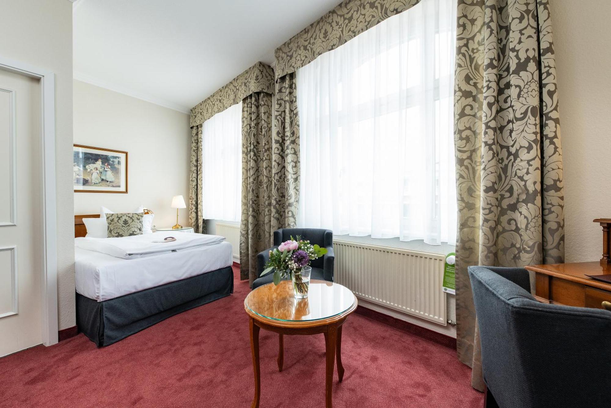 Kaiserhof Hotel 4*